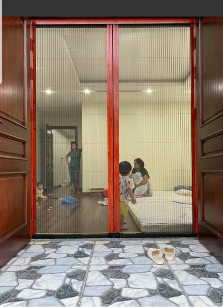 Demo cửa nhôm kính