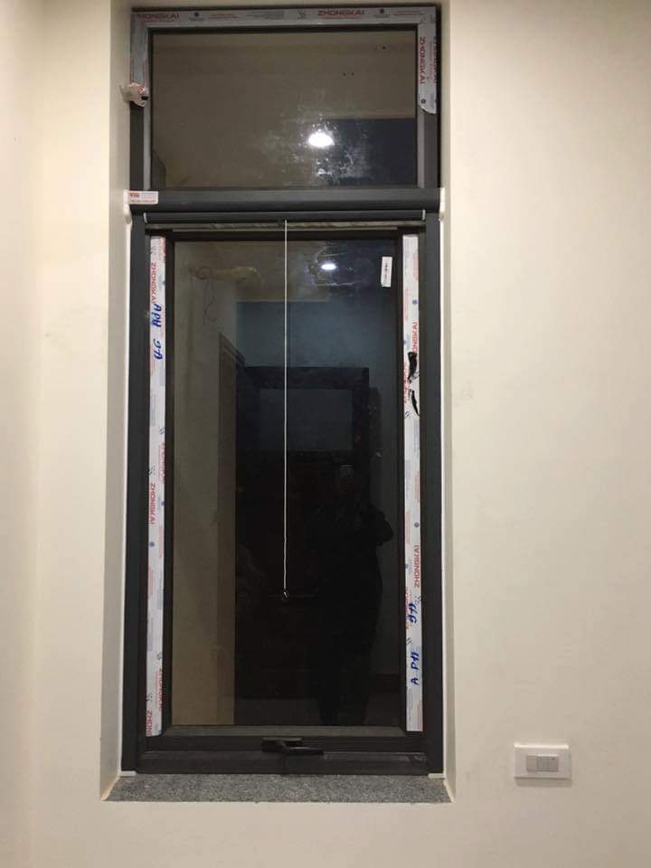 Demo cửa nhôm kính