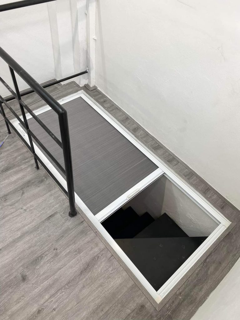 Demo cửa nhôm kính