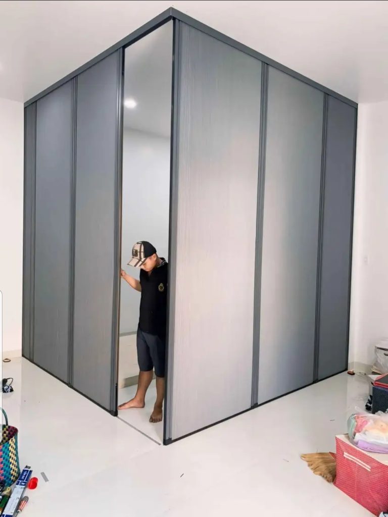 Demo cửa nhôm kính