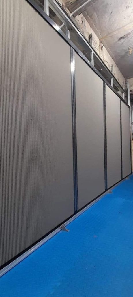 Demo cửa nhôm kính