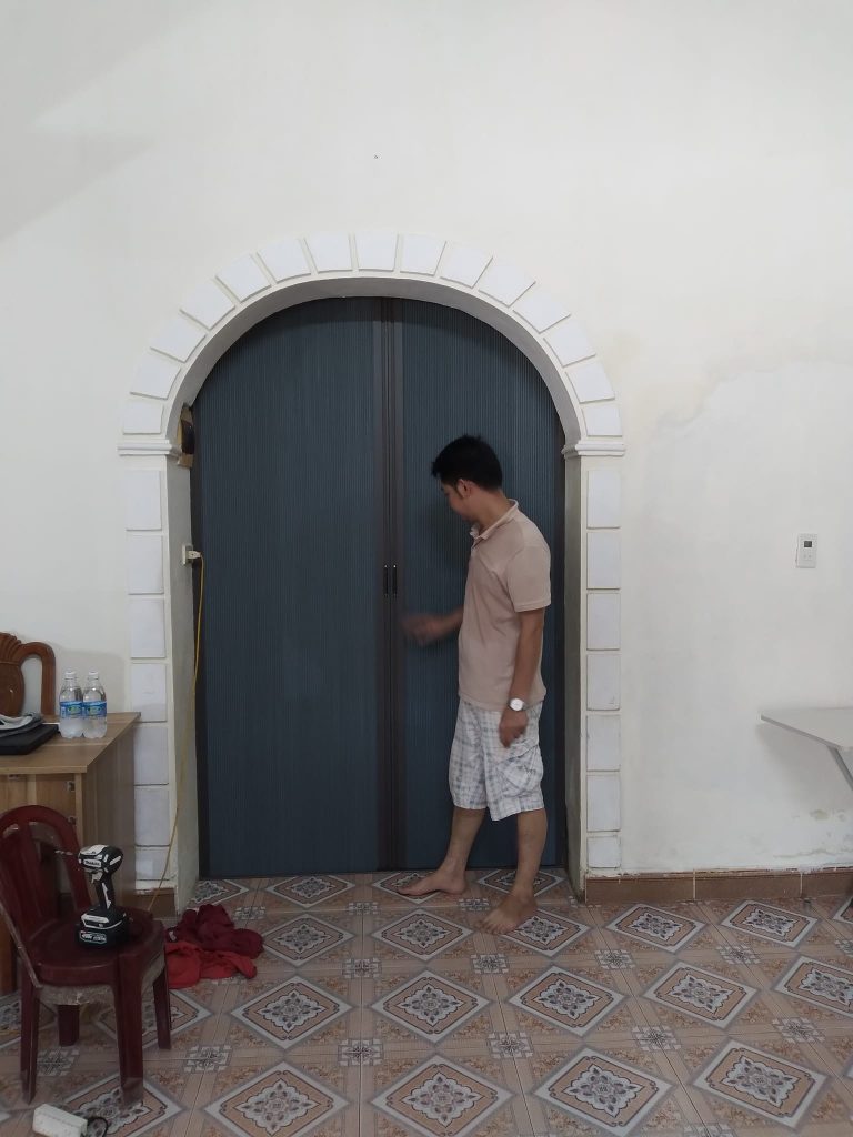 Demo cửa nhôm kính
